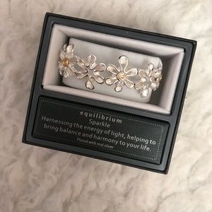 Flower bracelet plated with real silver